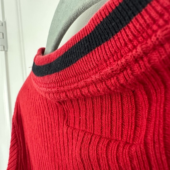 Vintage Abercrombie & Fitch Kids Red Long Sleeve Tee - Picture 5 of 5